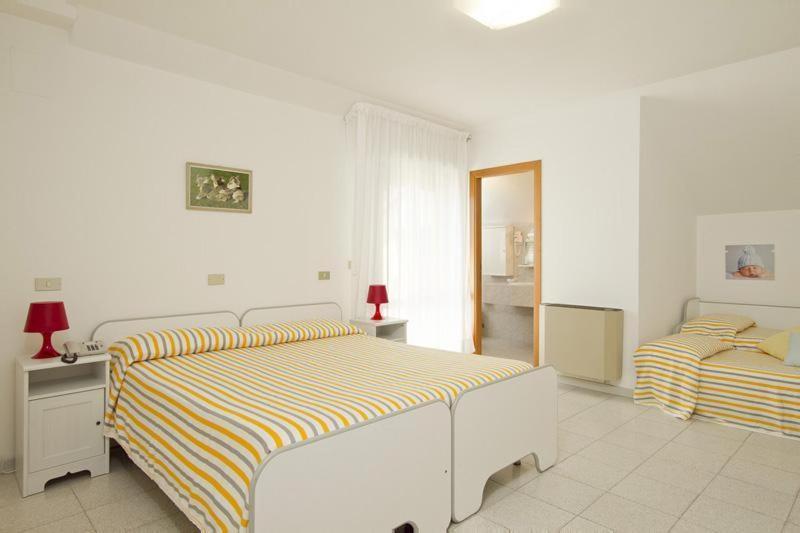 Hotel La Maestra Гротамаре Стая снимка
