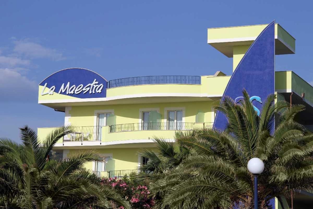 Hotel La Maestra Гротамаре Екстериор снимка