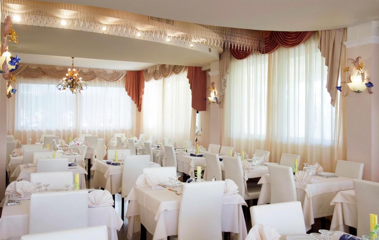 Hotel La Maestra Гротамаре Екстериор снимка