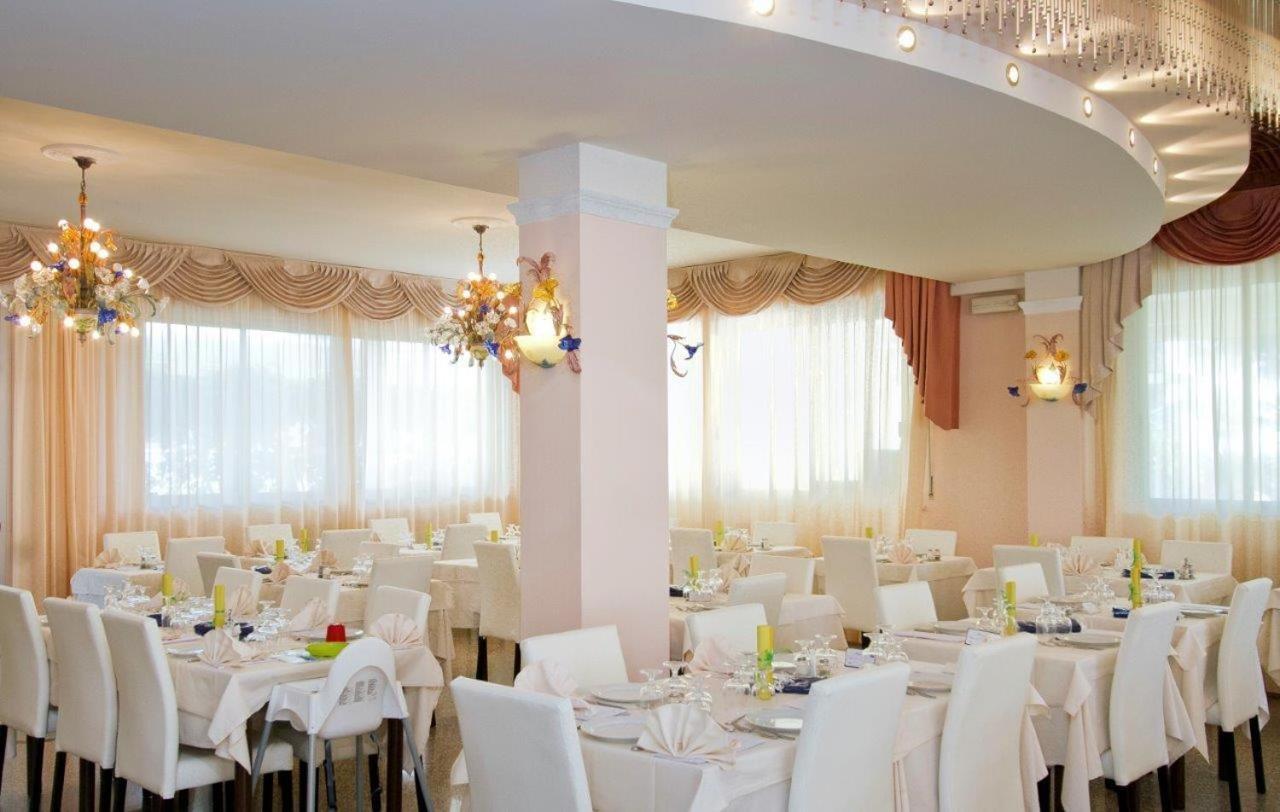 Hotel La Maestra Гротамаре Екстериор снимка