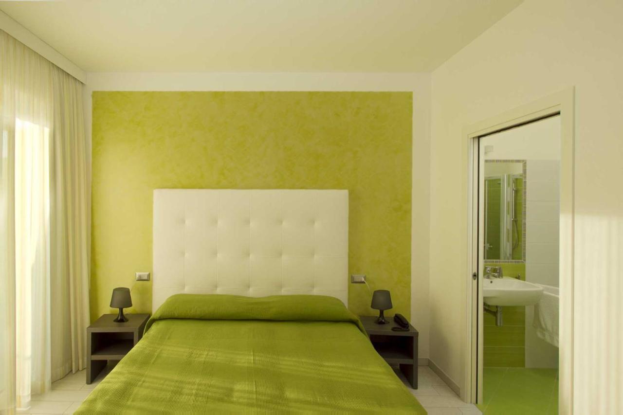 Hotel La Maestra Гротамаре Екстериор снимка