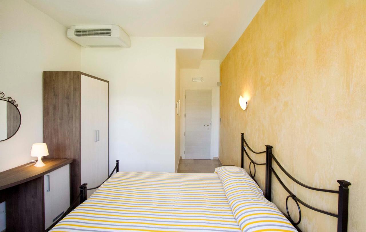 Hotel La Maestra Гротамаре Екстериор снимка