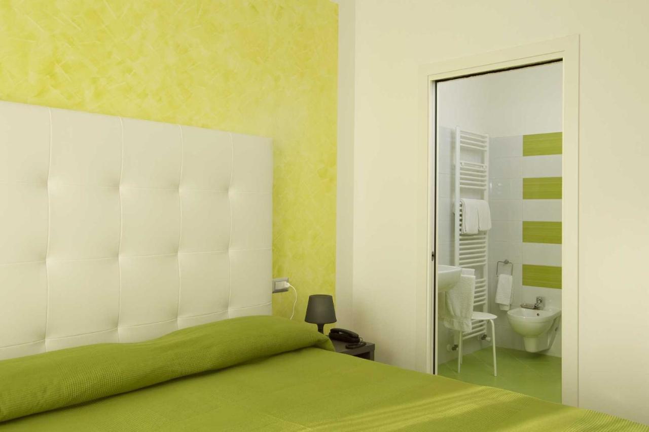 Hotel La Maestra Гротамаре Екстериор снимка